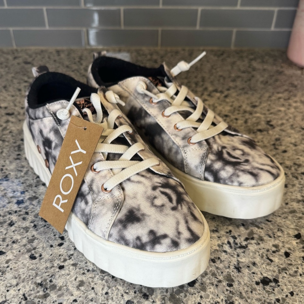 Roxy Patterned Sneakers